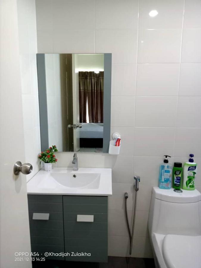 Risqi Apartment 2 Bedroom Wakaf Che Yeh Кота-Бару Экстерьер фото
